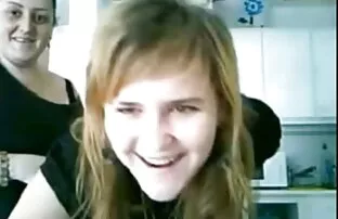 XXX آمریکایی Karlie سکسپاره مونتانا قرار می دهد clit او زیر زبان مرد او را می دهد و خودش را به او