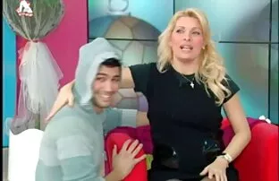 XXX من خواهر من در مقابل دوربین زیر سایت سکس کردن کلیک.