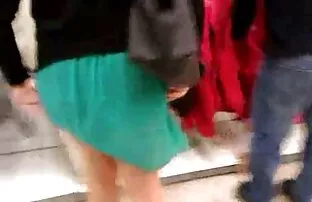 XXX دارای موی سرخ Slutty در جوراب ساق بلند طول می کشد یک فالوس بزرگ پیدا کردن سکس از یک مرد سیاه و سفید در الاغ