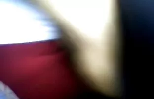 XXX دختر با شلوار جین کاهش تاب سکسوکردن الاغ دور در یک شورت لا کونی در مقابل یک وب کم
