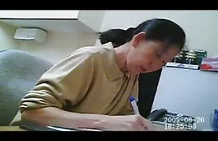XXX خدمتکار با سینه های سالم موافقت کرد که با صاحب پاره شدن کون در سکس صبح دمار از روزگارمان درآورد