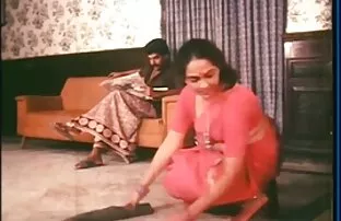 XXX آنا فاکس می فیلم کردن کون دهد کار ضربه به یک دختر سفید و fucks در او
