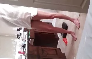 XXX دمار از روزگارمان درآورد خودش کلیپ کردن کون زن را با dildo قبل از رابطه جنسی.