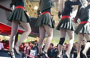 XXX عاشق موی چتری باریک سکس کردن کامل چشم دختر در محل انشعاب بدن انسان در سمت در مقابل یک وب کم