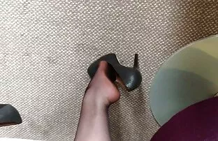 XXX دختر نوجوان مچاله شیر بزرگ و بمکد dildo به فیلم کردن کون تنگ