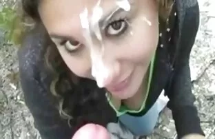XXX Yoha Galvez در جوراب ساق کردن ضربدری بلند راه راه استمناء بیدمشک با استفاده از یک ماشین