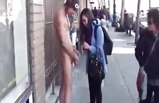 XXX مدل با humungous کون دادن دختر ایرونی شیر نما در ورزشگاه و حمام
