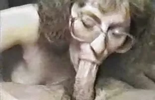 XXX بلند و باریک ورزشکار در زمان یک سکس کوس کردن مربی در دهان او